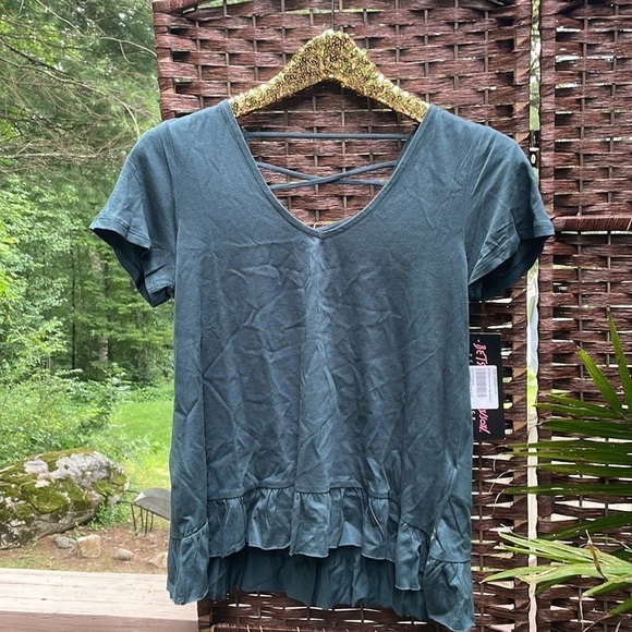 Betsy Johnson Strappy Short Sleeve Flounce Hem Top - Picture 8 of 17